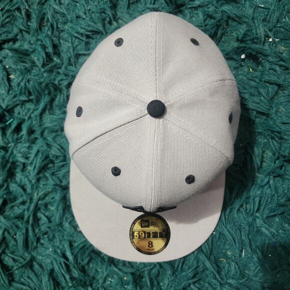 New York Yankees Hat Grey Black New Era 59FIFTY Fitted Cap Size 8 MLB - Picture 3 of 6
